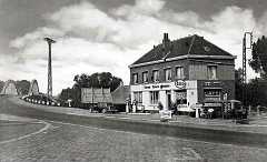 59 Aubencheul Cafe Hotel